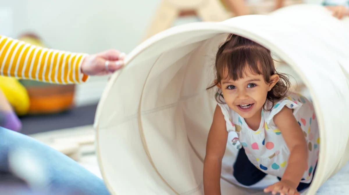 «La qualité joue le rôle principal»: comment notre campagne sensibilise les parents et les personnes de référence à l’importance du choix d’un groupe de jeu